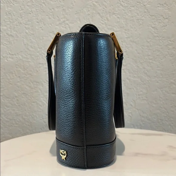 MCM Black Leather Handbag made in Germany - Picture 3 of 10